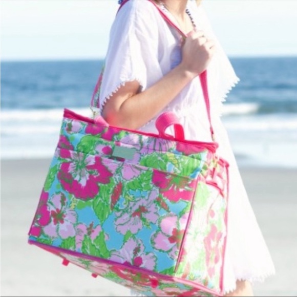 Lilly Pulitzer Beach Cooler Featured By Big Flirt in a Beautiful Floral Print - Picture 2 of 4